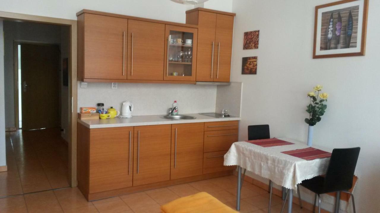 Aparthotel City 5 Прага Екстер'єр фото
